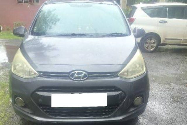 Second-hand 2016 Hyundai Grand i10 CRDi Sportz for sale in Vapi