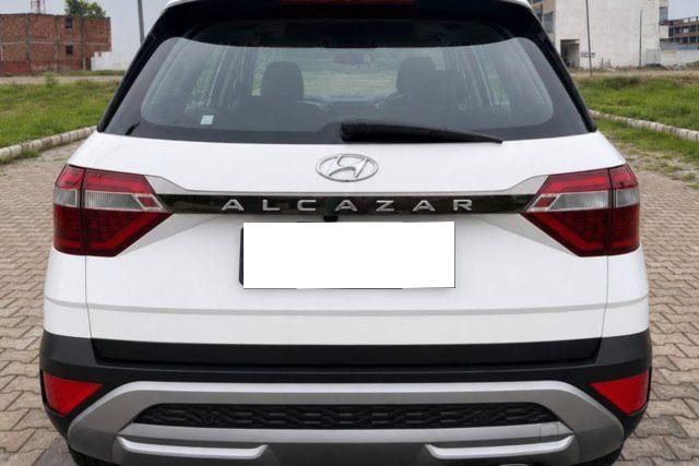 Second-hand 2023 Hyundai Alcazar Prestige 7-Seater Diesel AT for sale in Mohali