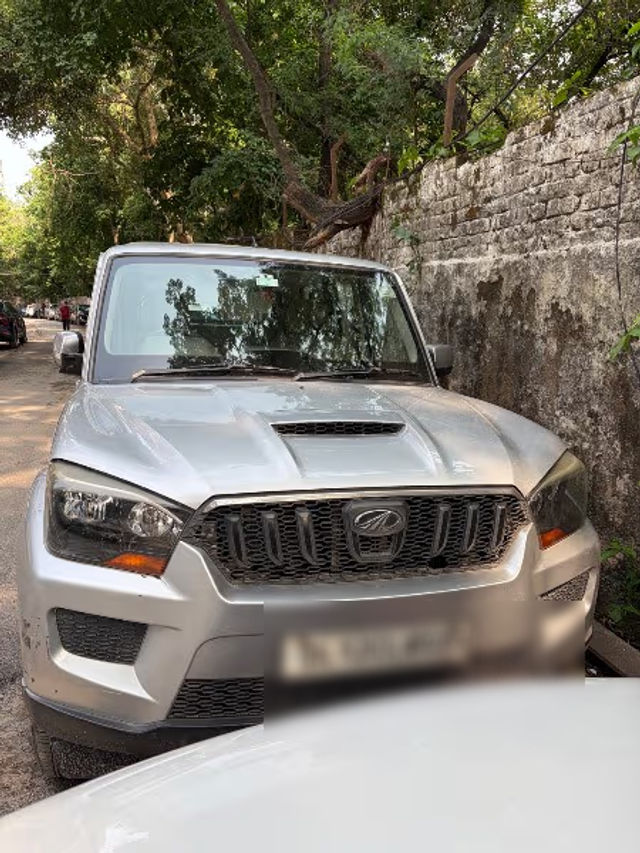 Second-hand 2017 Mahindra Scorpio S4 Plus for sale in New Delhi