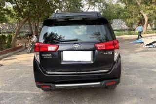Used Toyota Innova Crysta 2.4 GX 7 STR AT