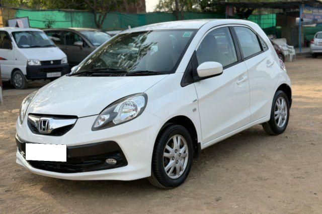 Second-hand 2014 Honda Brio VX AT for sale in Ahmedabad