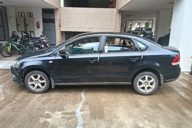Second-hand 2014 Volkswagen Vento Petrol Highline for sale in Ahmedabad