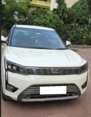 Used Mahindra XUV300 W8 Option AMT Dual Tone