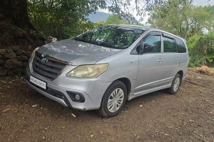 Used 2.5 G (Diesel) 7 Seater
