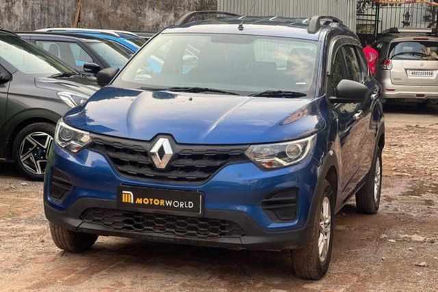 Second-hand 2023 Renault Triber RXT for sale in Kolkata