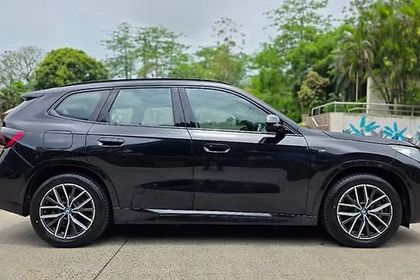 BMW iX1 xDrive30 M Sport