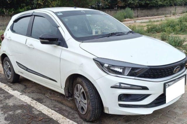 Tata Tiago XT CNG Second-hand 2024 Tata Tiago XT CNG for sale in New Delhi
