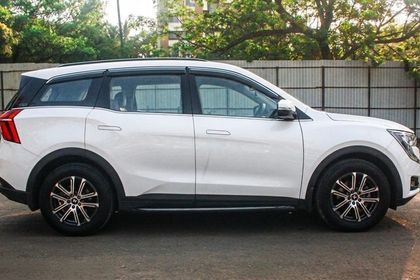 63 Used Mahindra XUV700