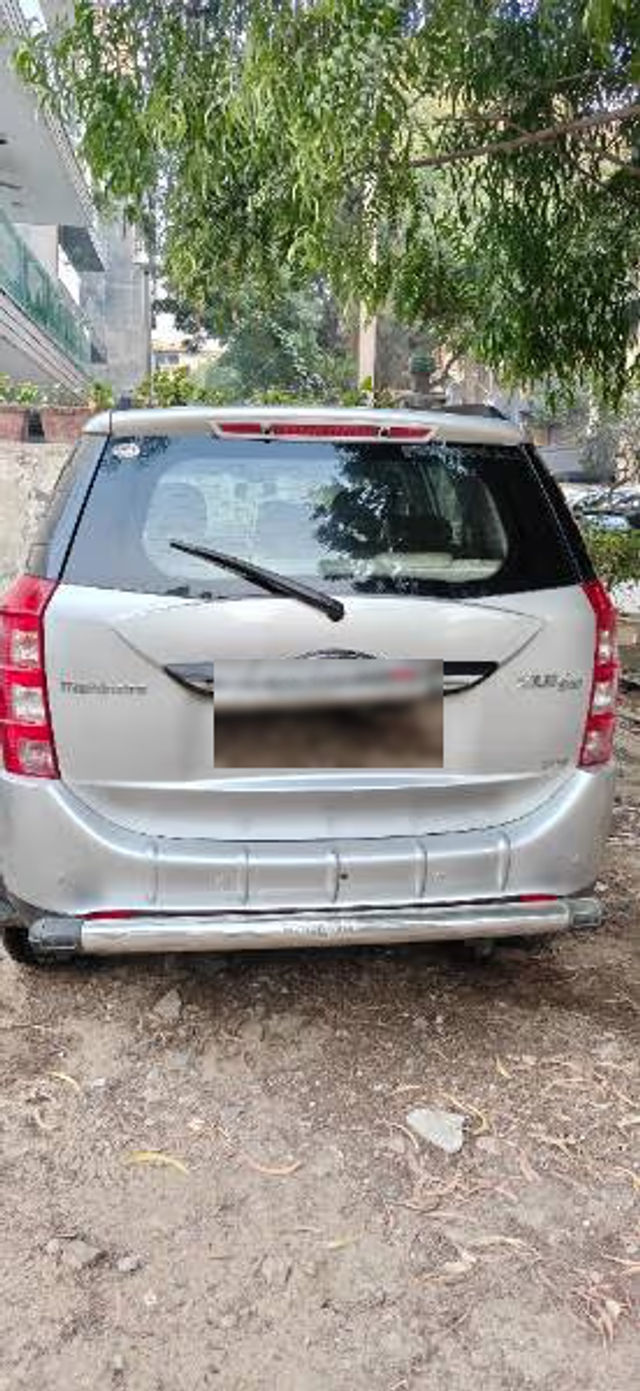 Second-hand 2017 Mahindra XUV500 W8 4WD for sale in Gurgaon