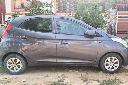 4 Used Hyundai EON
