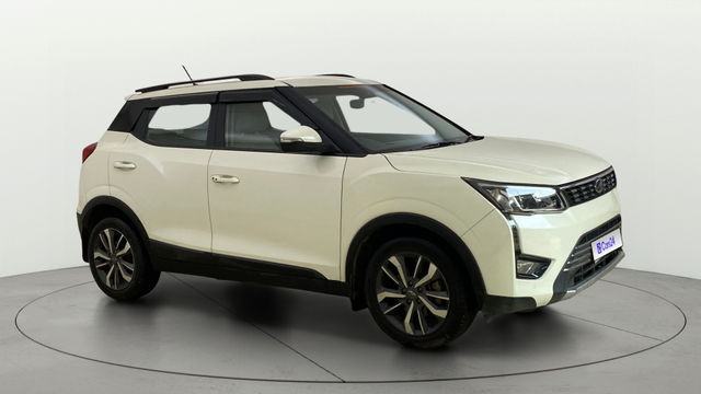 Second-hand 2021 Mahindra XUV300 W8 AMT Diesel BSVI for sale in Thane