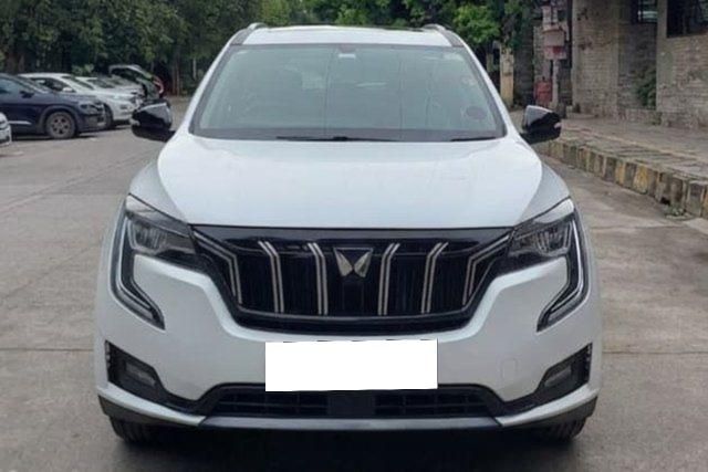 Second-hand 2024 Mahindra XUV700 AX5 7 Str AT for sale in New Delhi