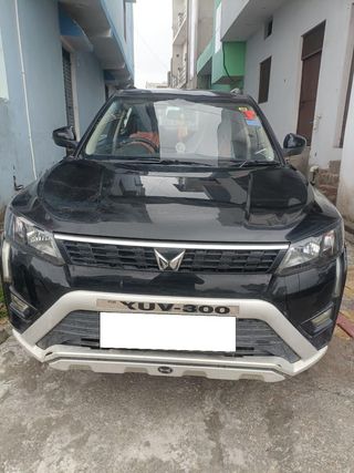 Used Mahindra XUV300 W2