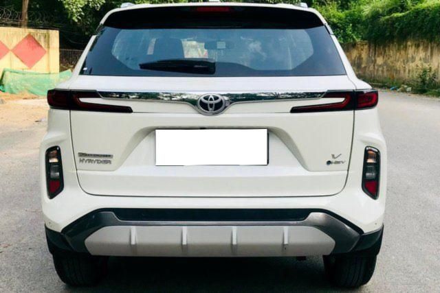 Toyota Hyryder V HYBRID Second-hand 2025 Toyota Hyryder V HYBRID for sale in New Delhi