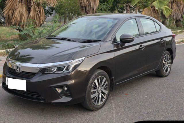 Second-hand 2021 Honda City VX CVT for sale in New Delhi
