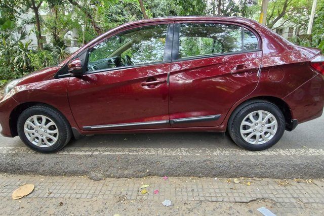 Honda Amaze VX CVT i-VTEC Second-hand 2017 Honda Amaze VX CVT i-VTEC for sale in New Delhi