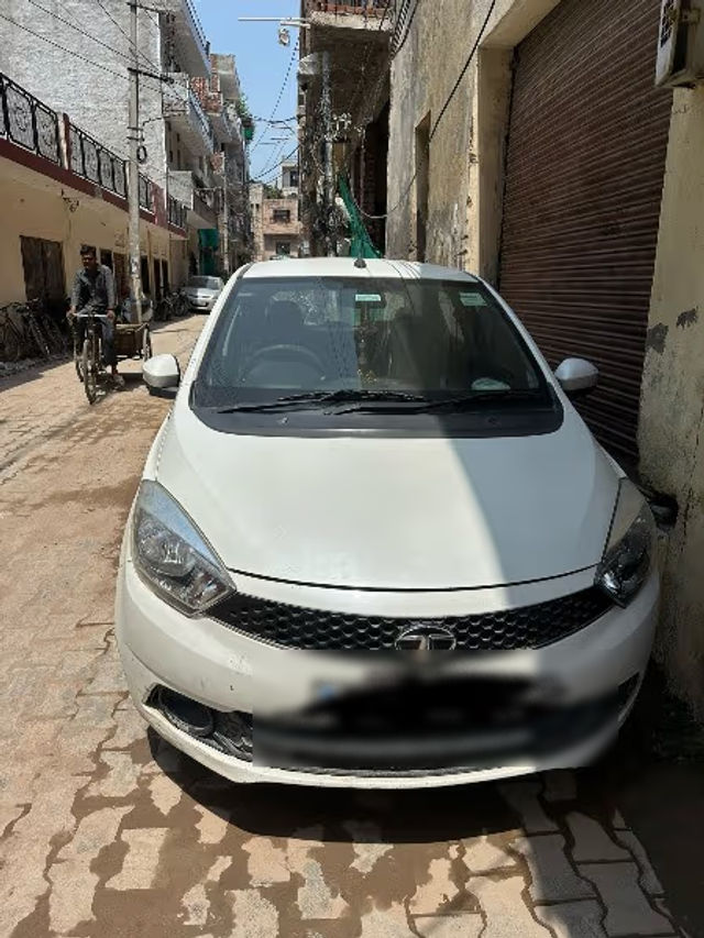 Tata Tiago 1.2 Revotron XT Second-hand 2016 Tata Tiago 1.2 Revotron XT for sale in Chandigarh