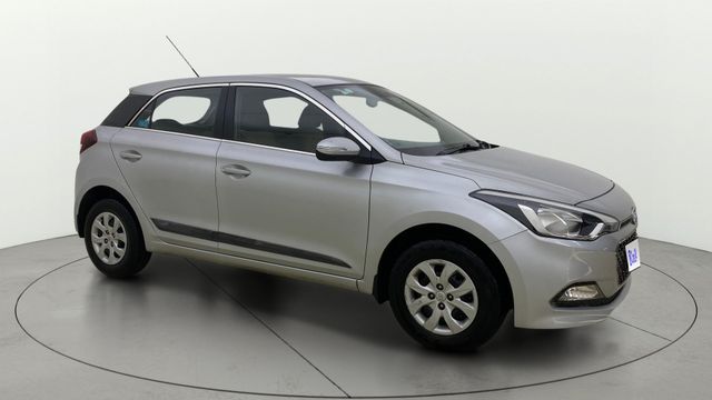 Hyundai i20 Sportz 1.2 Second-hand 2015 Hyundai i20 Sportz 1.2 for sale in Ahmedabad