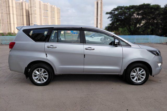 Toyota Innova Crysta 2.4 G MT BSIV Second-hand 2017 Toyota Innova Crysta 2.4 G MT BSIV for sale in Mumbai