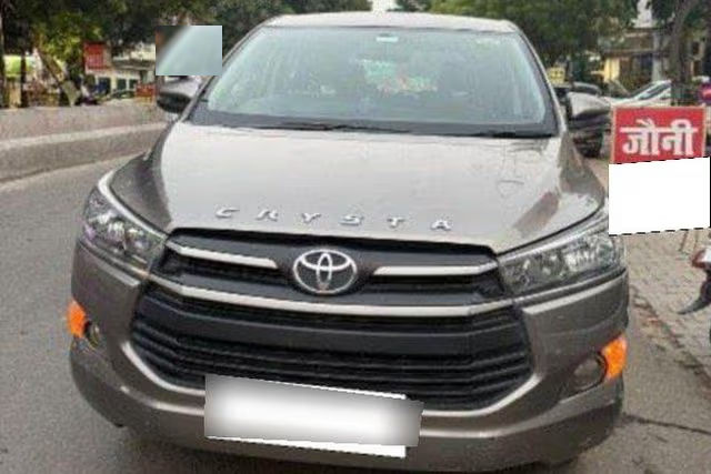 Second-hand 2018 Toyota Innova Crysta 2.4 G MT BSIV for sale in New Delhi