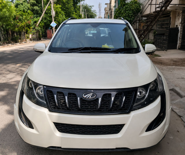 Mahindra XUV500 W6 1.99 mHawk Second-hand 2017 Mahindra XUV500 W6 1.99 mHawk for sale in Faridabad