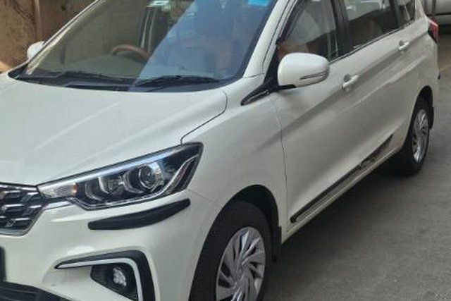 Maruti Suzuki Ertiga VXi Second-hand 2024 Maruti Suzuki Ertiga VXi for sale in Surat