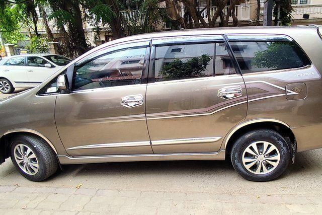 Toyota Innova 2.5 G (Diesel) 7 Seater BS IV Second-hand 2015 Toyota Innova 2.5 G (Diesel) 7 Seater BS IV for sale in Chennai