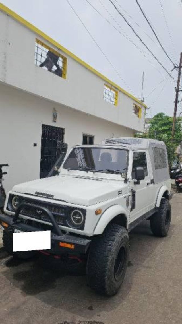 Second-hand 2001 Maruti Suzuki Gypsy King Hard Top Ambulance BSIV for sale in Vadodara
