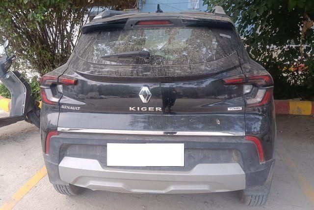 Renault Kiger RXZ Second-hand 2023 Renault Kiger RXZ for sale in New Delhi