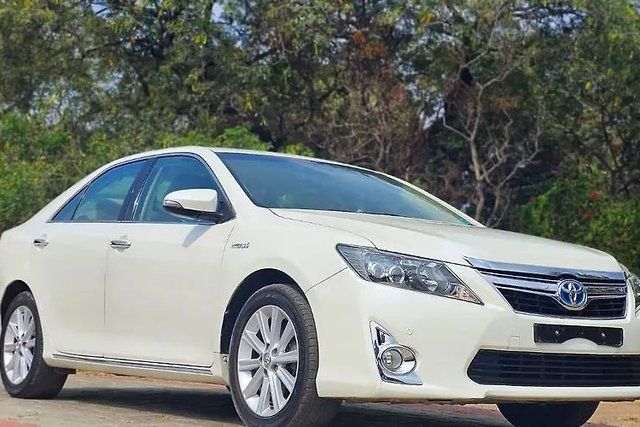 Second-hand 2014 Toyota Camry Hybrid for sale in Pune