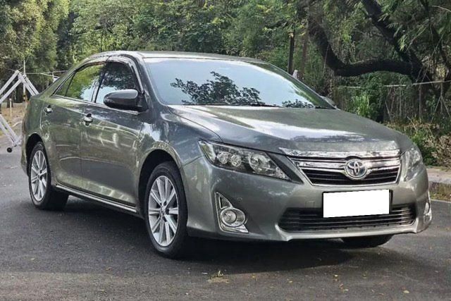 Second-hand 2014 Toyota Camry Hybrid for sale in Pune