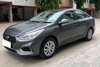 901 Used Hyundai Verna in Delhi