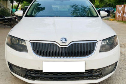 2015 स्कोडा ऑक्टाविया Elegance 2.0 TDI AT