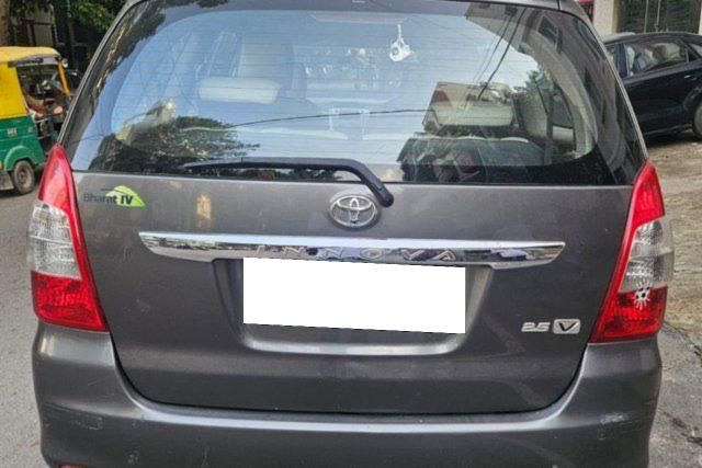 Second-hand 2012 Toyota Innova 2.5 VX 7 STR for sale in Bangalore