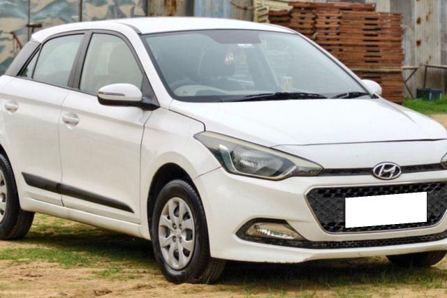 Second-hand 2014 Hyundai i20 Sportz 1.4 CRDi for sale in Ahmedabad