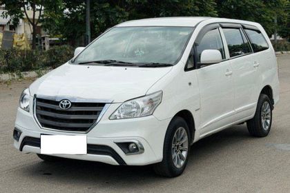 Used 2.5 G (Diesel) 7 Seater