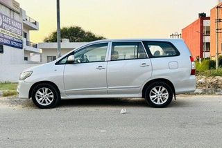 Used Toyota Innova 2.0 G (Petrol) 8 Seater BS IV