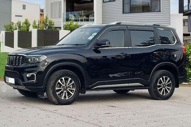 Second-hand 2025 Mahindra Scorpio N Z8 Select AT for sale in New Delhi