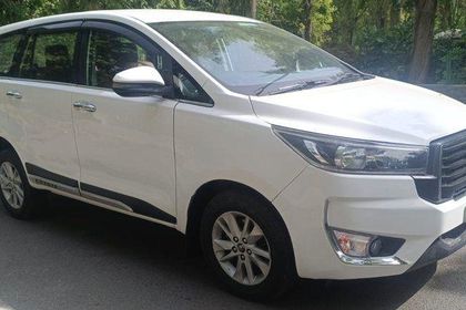 2019 Toyota Innova Crysta 2.4 जी प्लस MT बीएस4