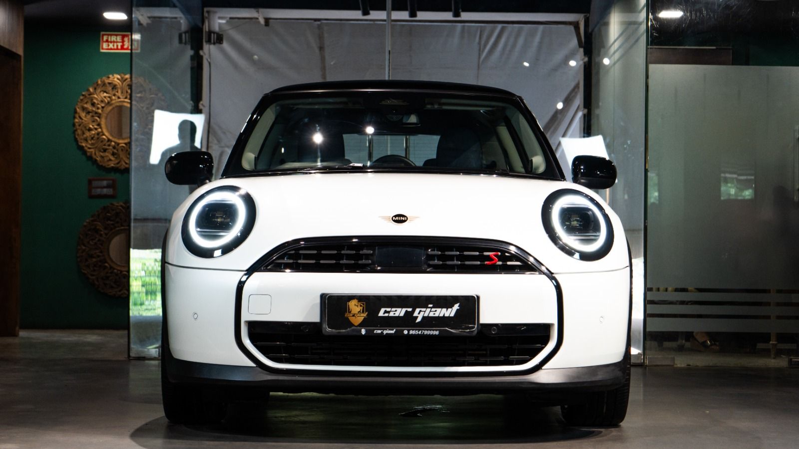 2025 Mini Cooper S Almost New कार नई दिल्ली में ₹45 Lakh में - CarDekho