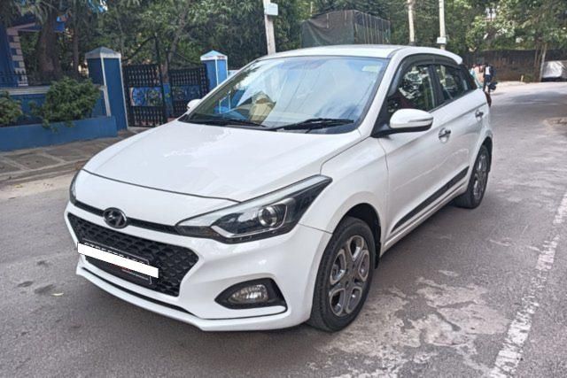 Second-hand 2018 Hyundai i20 1.4 Asta Option for sale in Bangalore
