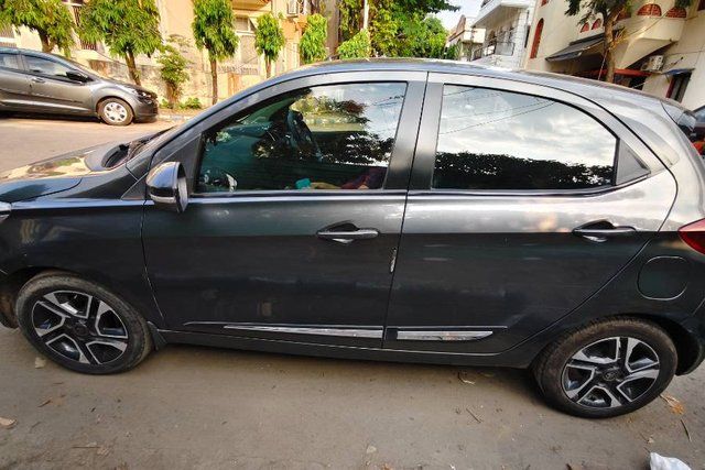 Second-hand 2020 Tata Tiago XZA Plus for sale in Kolkata