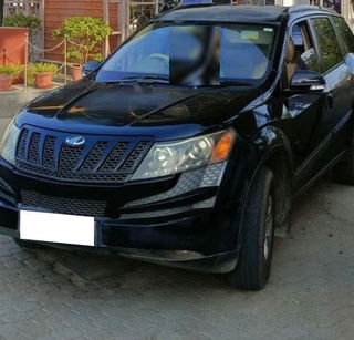 Used Mahindra XUV500 W8 2WD