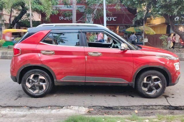Hyundai Venue SX Dual Tone Turbo BSIV Second-hand 2019 Hyundai Venue SX Dual Tone Turbo BSIV for sale in Kolkata