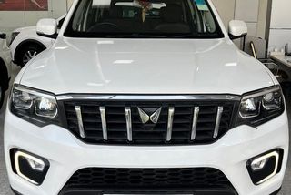 Used Mahindra Scorpio N Z8 Select AT