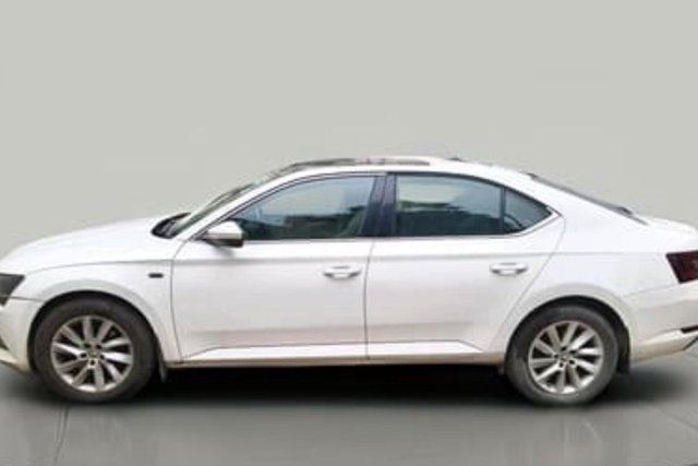 Skoda Superb Ambition 2.0 TDI CR AT Second-hand 2016 Skoda Superb Ambition 2.0 TDI CR AT for sale in Gurgaon