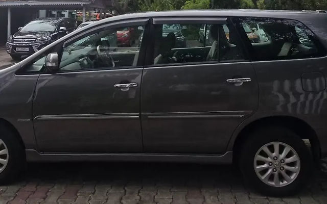 Second-hand 2013 Toyota Innova 2.5 VX (Diesel) 7 Seater BS IV for sale in Pune