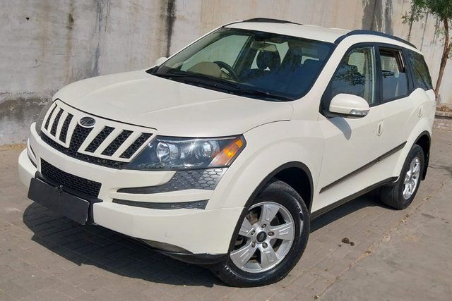 Mahindra XUV500 W8 FWD Second-hand 2014 Mahindra XUV500 W8 FWD for sale in Ahmedabad