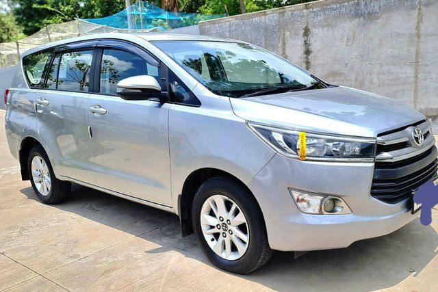 Toyota Innova Crysta 2.4 G MT BSIV Second-hand 2017 Toyota Innova Crysta 2.4 G MT BSIV for sale in Ahmedabad