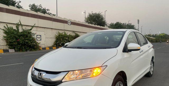 Honda City i VTEC V Second-hand 2016 Honda City i VTEC V for sale in New Delhi